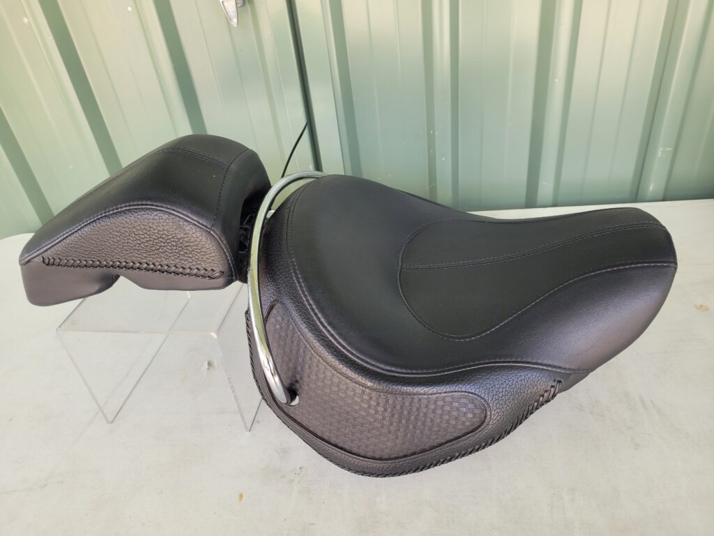 Mustang Wide Seat With Detail and Pilion seat