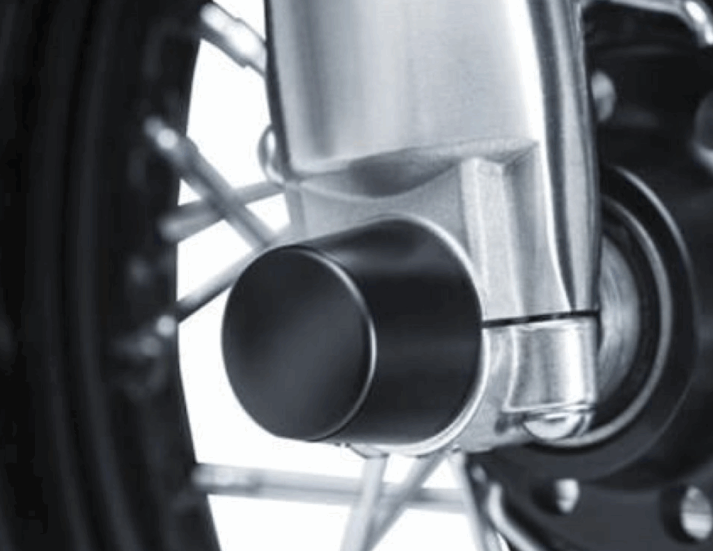 AXLE COVER FRONT KURYAKYN 08UP BLK