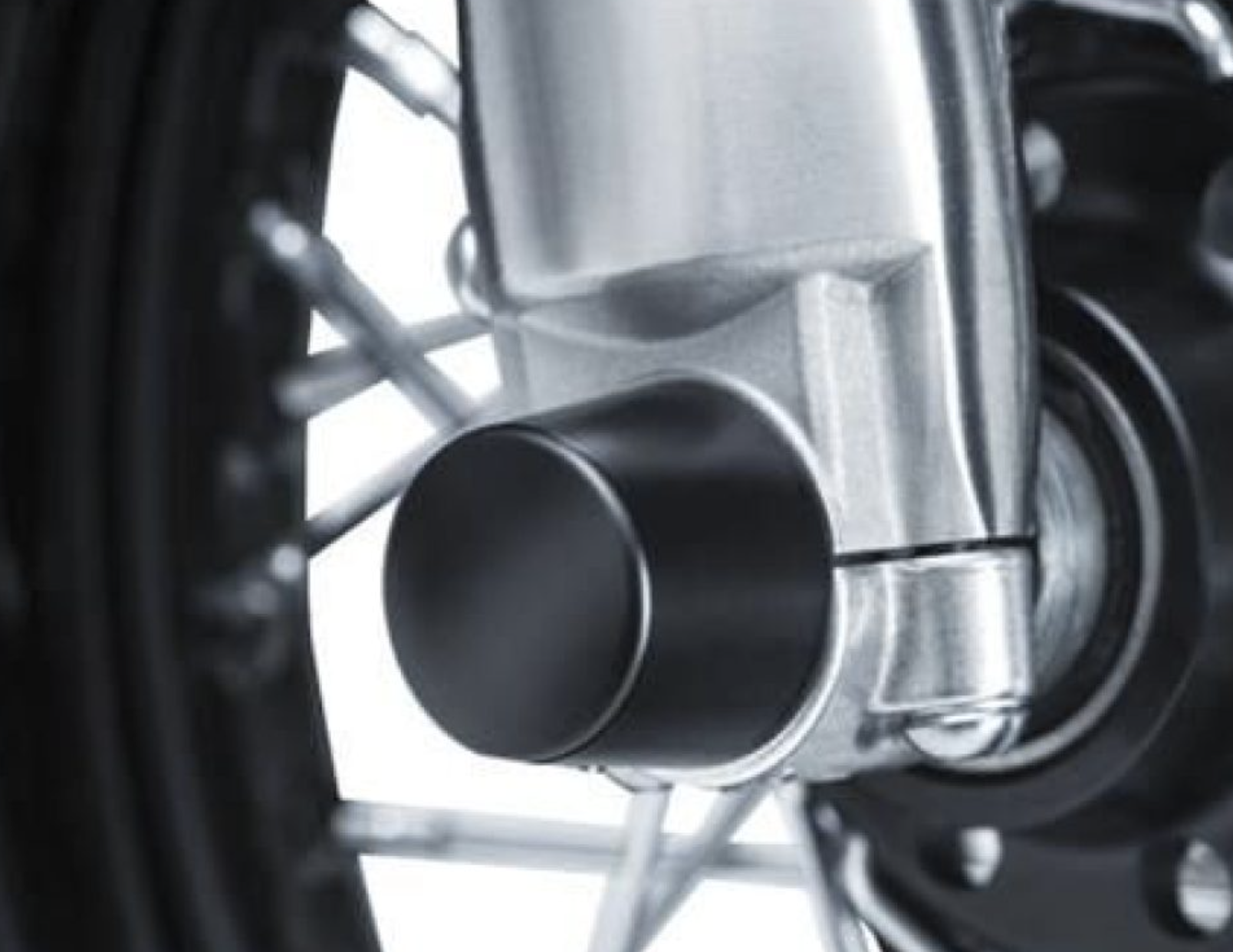 AXLE COVER FRONT KURYAKYN 08UP BLK